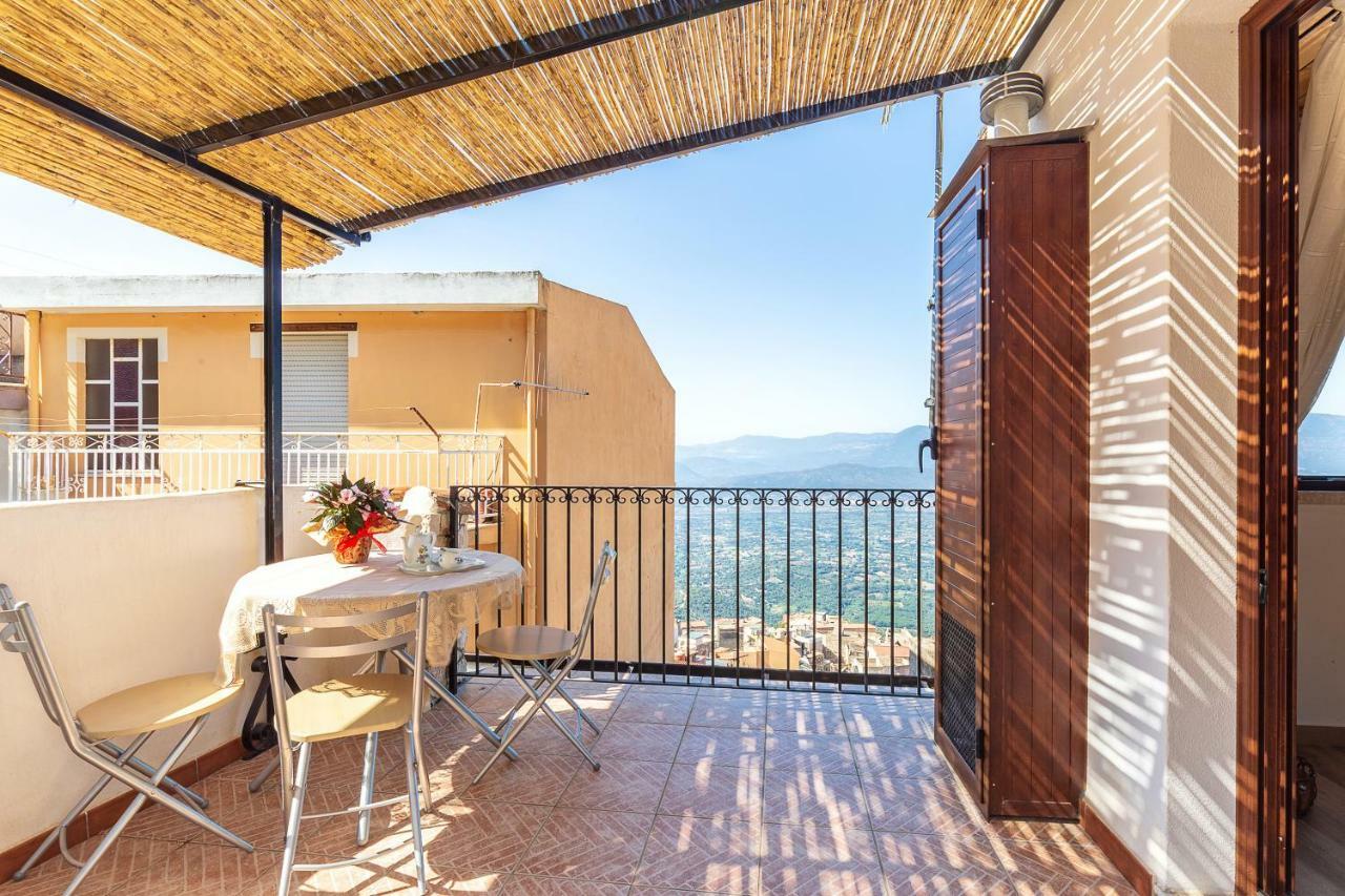 バウネーイ La Casa Di Nonna Monniヴィラ エクステリア 写真