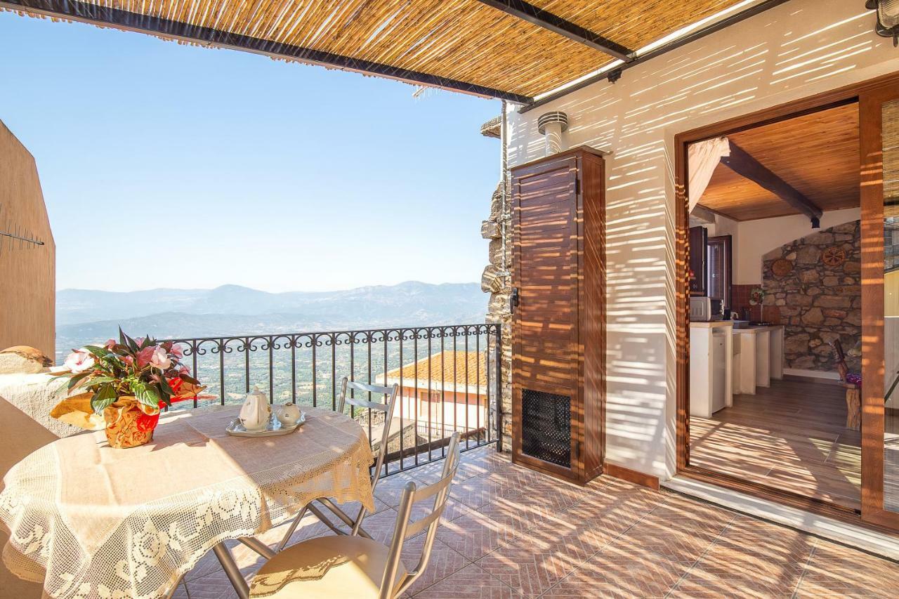 バウネーイ La Casa Di Nonna Monniヴィラ エクステリア 写真